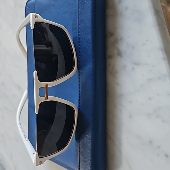 3X☀️HP☀️Versace Vintage Women's Sunglasses 4363 - Picture 2 of 7